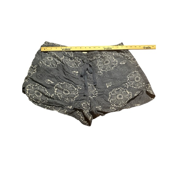 Women's Loft Running Shorts Blue Floral Print Pockets‎ Light Weight Size Large - Picture 4 of 5